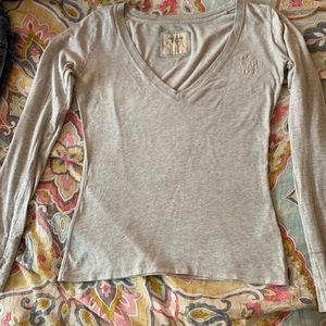 Great V-neck Long sleeve shirt